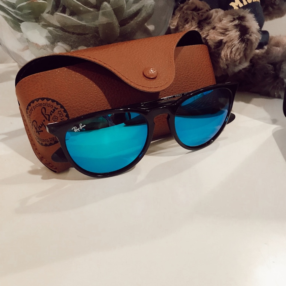 RAYBAN BLUE ERIKA SUNGLASSES